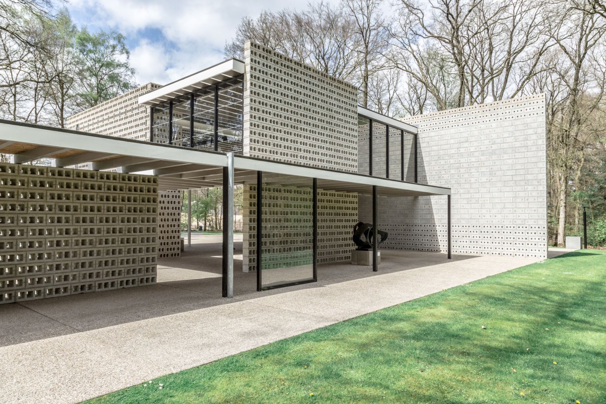 https://mdw-travel-data-us-east-1.s3.amazonaws.com/img/country/Netherlands/The-Rietveld-Pavilion/img_01.jpg