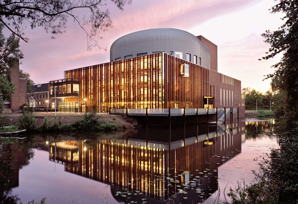 https://mdw-travel-data-us-east-1.s3.amazonaws.com/img/country/Netherlands/Theater-de-Spiegel/img_02.jpg