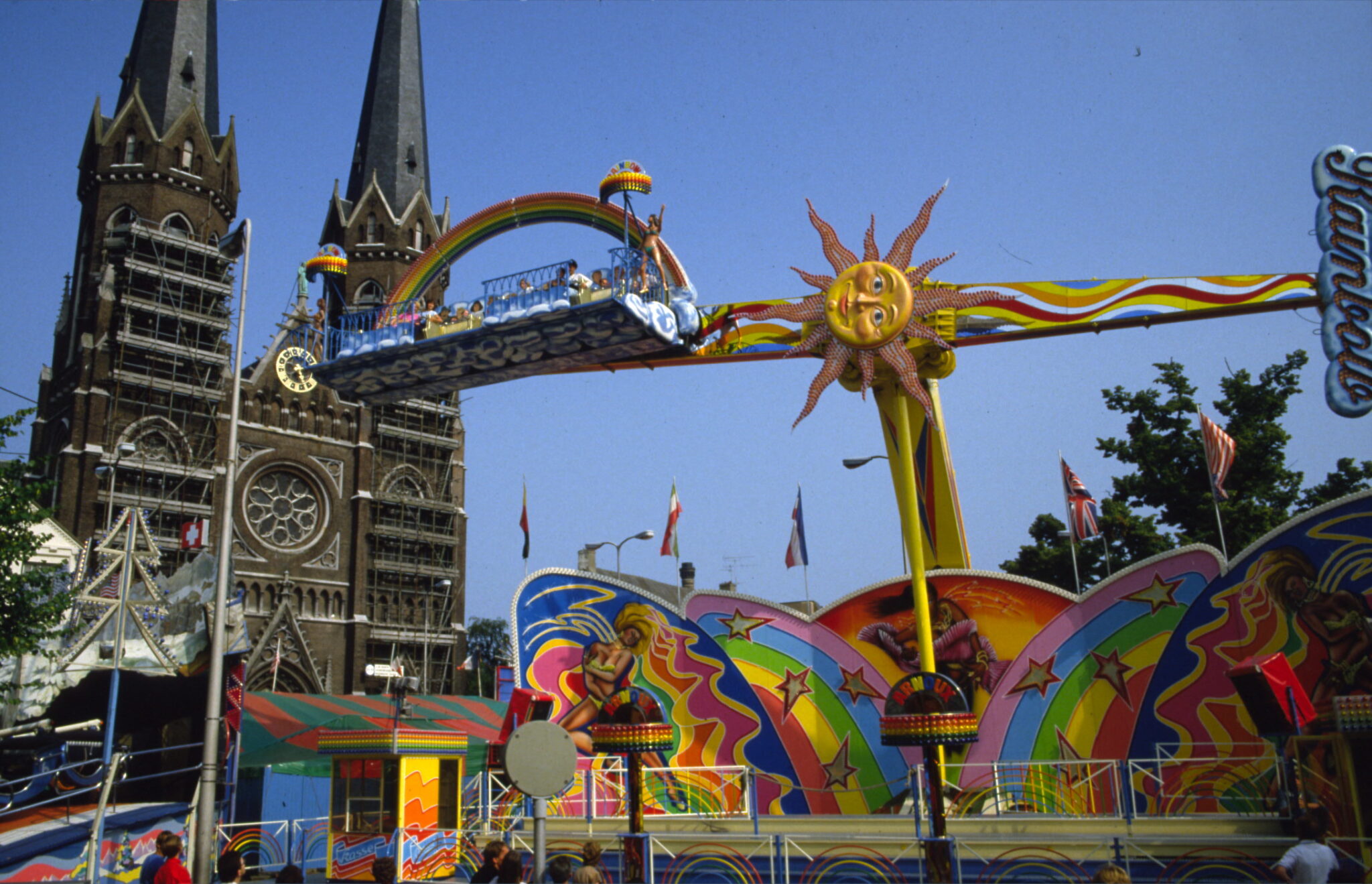 https://mdw-travel-data-us-east-1.s3.amazonaws.com/img/country/Netherlands/Tilburgse-Kermis/img_02.jpg