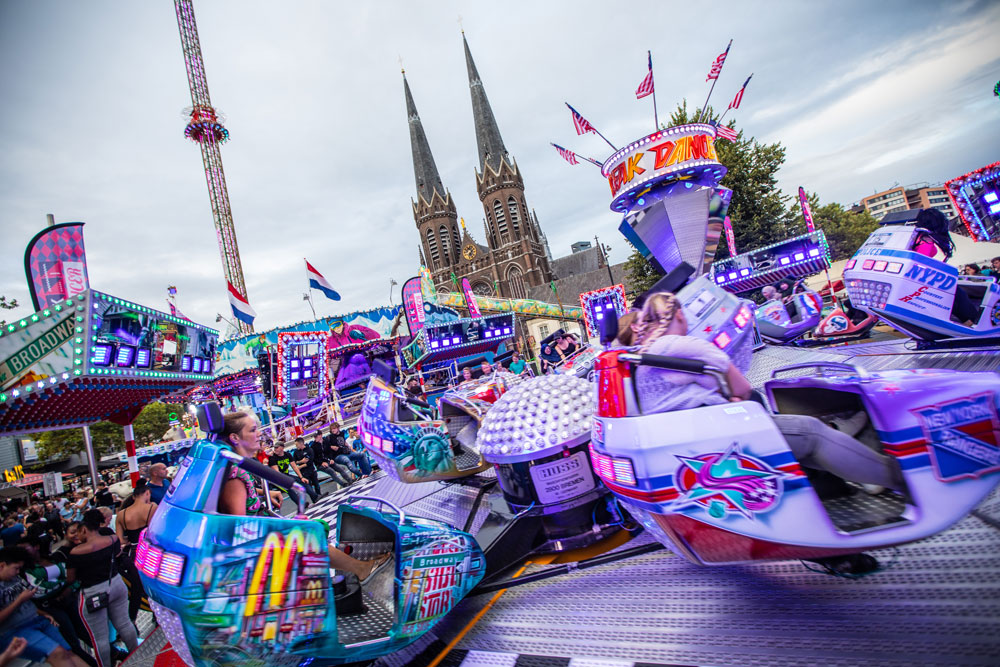 https://mdw-travel-data-us-east-1.s3.amazonaws.com/img/country/Netherlands/Tilburgse-Kermis/img_03.jpg