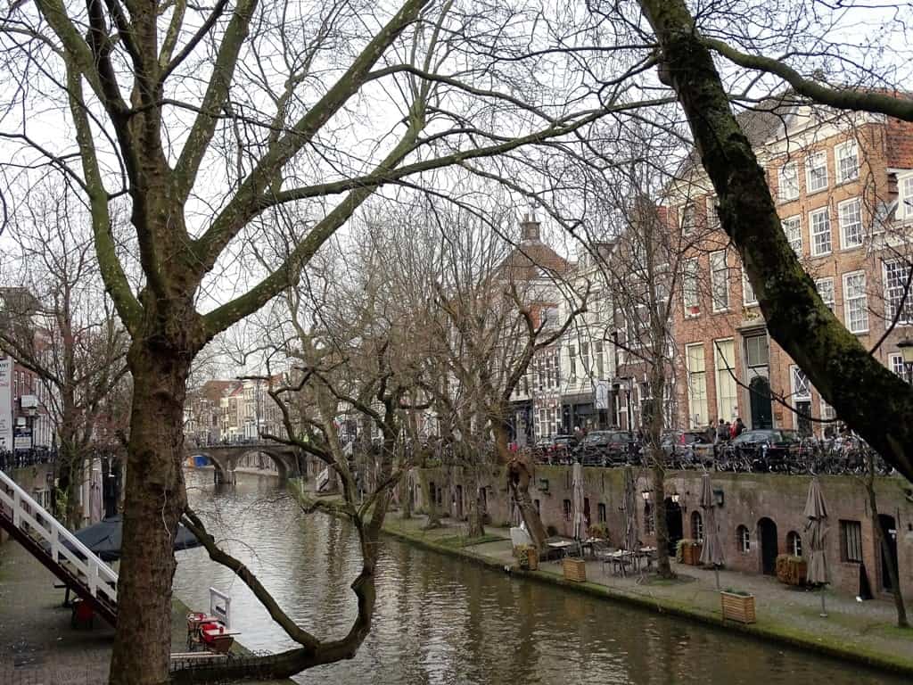 https://mdw-travel-data-us-east-1.s3.amazonaws.com/img/country/Netherlands/Utrecht-Canals/img_01.jpg