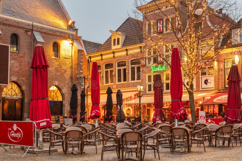 https://mdw-travel-data-us-east-1.s3.amazonaws.com/img/country/Netherlands/Waagplein/img_03.jpg