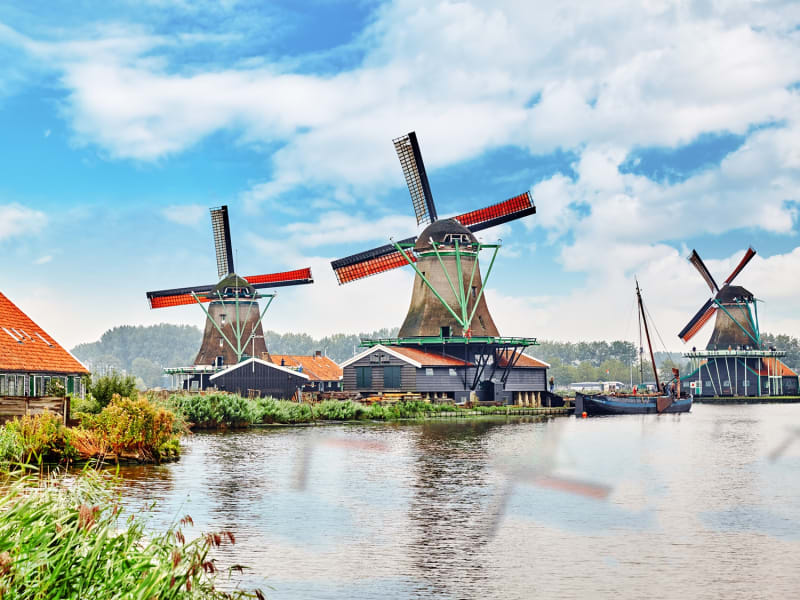 https://mdw-travel-data-us-east-1.s3.amazonaws.com/img/country/Netherlands/Zaanse-Schans/img_01.jpg