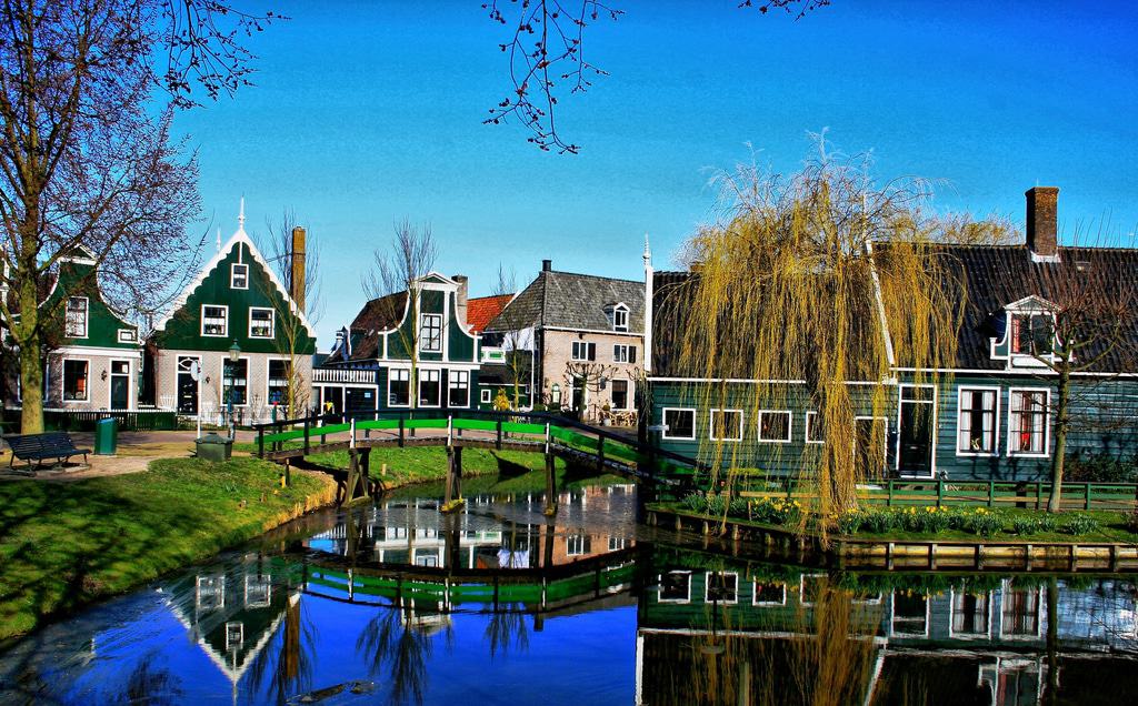 https://mdw-travel-data-us-east-1.s3.amazonaws.com/img/country/Netherlands/Zaanse-Schans/img_03.jpg