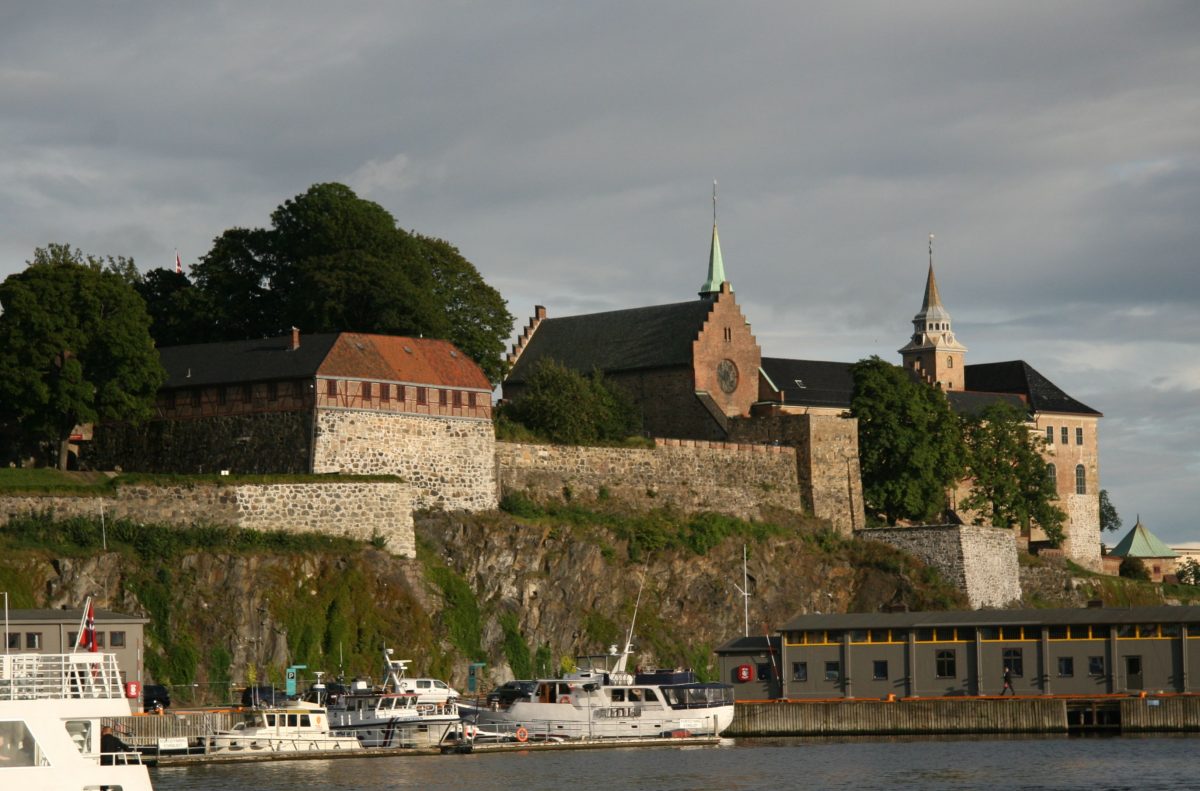 https://mdw-travel-data-us-east-1.s3.amazonaws.com/img/country/Norway/Akershus-Fortress/img_02.jpg