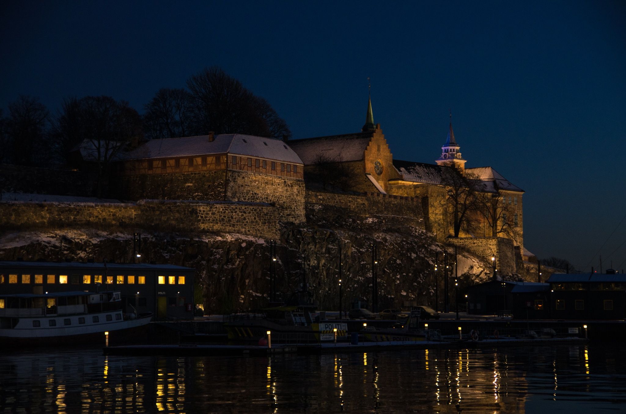 https://mdw-travel-data-us-east-1.s3.amazonaws.com/img/country/Norway/Akershus-Fortress/img_03.jpg