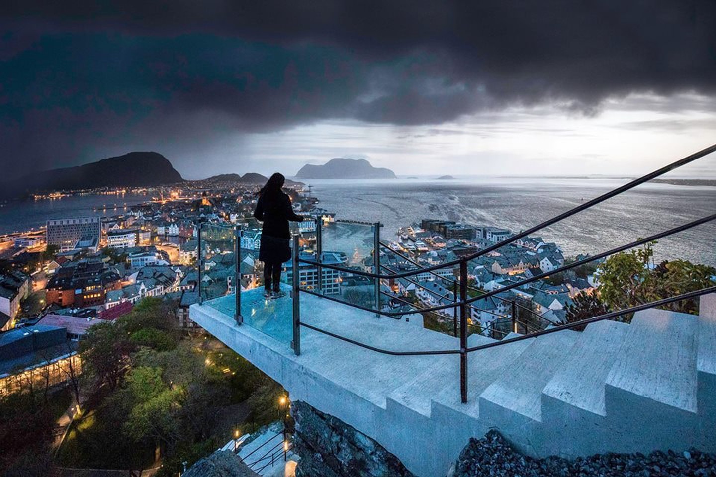 https://mdw-travel-data-us-east-1.s3.amazonaws.com/img/country/Norway/Aksla-Viewpoint/img_00.jpg