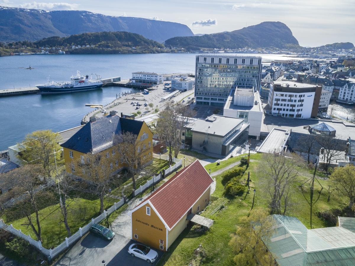https://mdw-travel-data-us-east-1.s3.amazonaws.com/img/country/Norway/Alesund-Museum/img_00.jpg