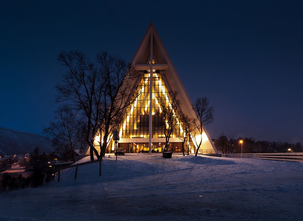 https://mdw-travel-data-us-east-1.s3.amazonaws.com/img/country/Norway/Arctic-Cathedral/img_03.jpg