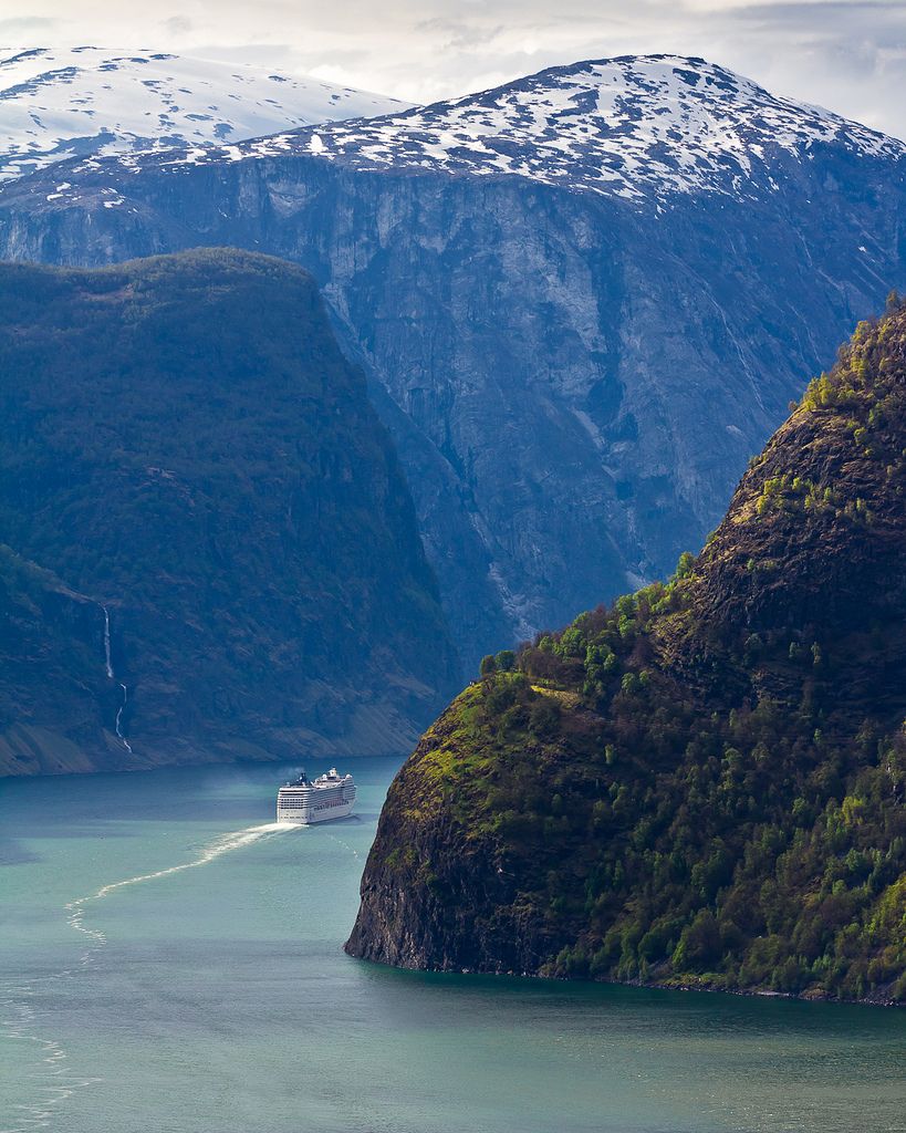https://mdw-travel-data-us-east-1.s3.amazonaws.com/img/country/Norway/Aurlandsfjord/img_03.jpg