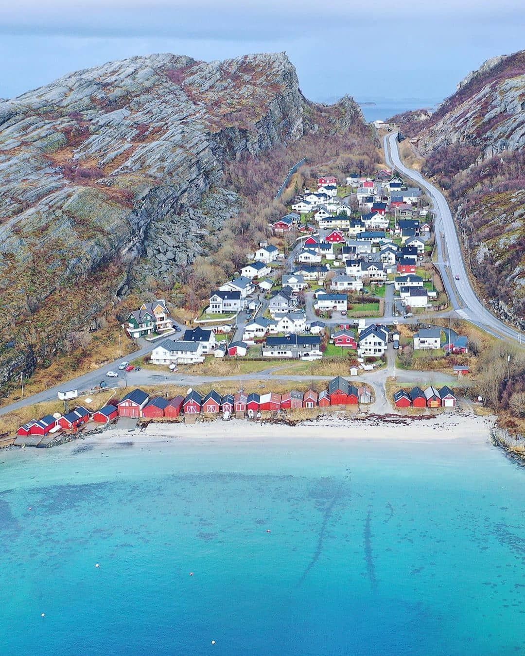 https://mdw-travel-data-us-east-1.s3.amazonaws.com/img/country/Norway/Bodo-Marina/img_01.jpg