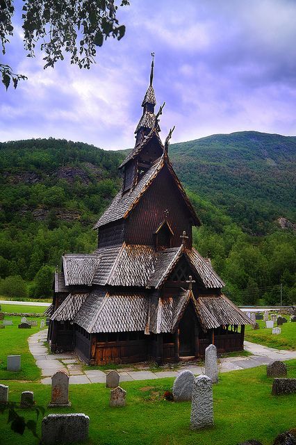 https://mdw-travel-data-us-east-1.s3.amazonaws.com/img/country/Norway/Boler-Church/img_01.jpg