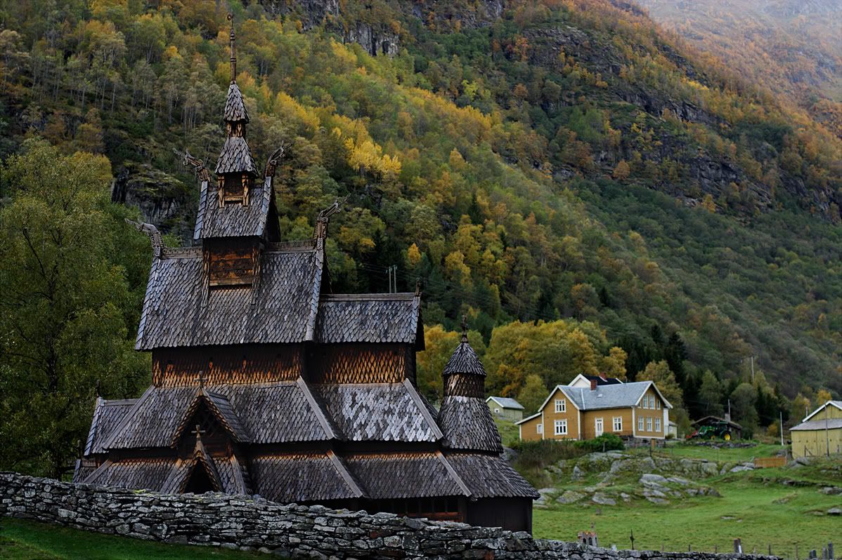 https://mdw-travel-data-us-east-1.s3.amazonaws.com/img/country/Norway/Borgund-Church-Alesund/img_02.jpg