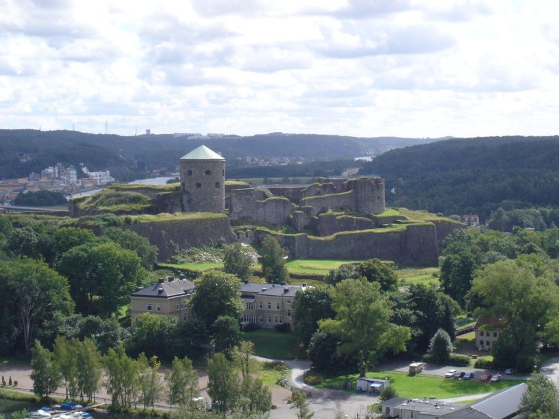 https://mdw-travel-data-us-east-1.s3.amazonaws.com/img/country/Norway/Castle-Hill/img_02.jpg