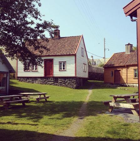 https://mdw-travel-data-us-east-1.s3.amazonaws.com/img/country/Norway/Dokken-Outdoor-Museum/img_00.jpg
