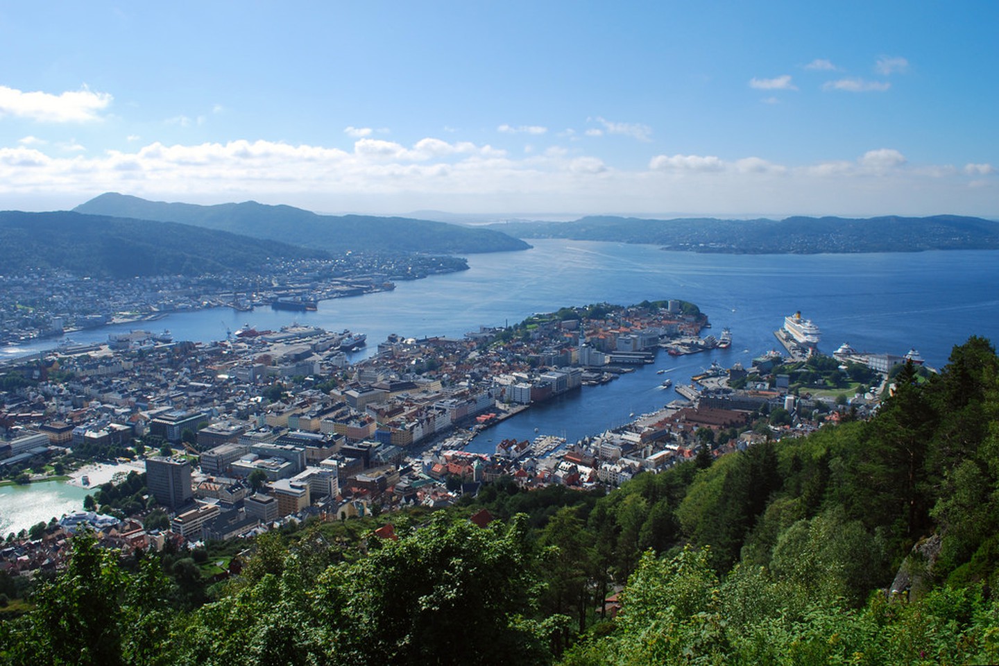 https://mdw-travel-data-us-east-1.s3.amazonaws.com/img/country/Norway/Donnamannen/img_01.jpg