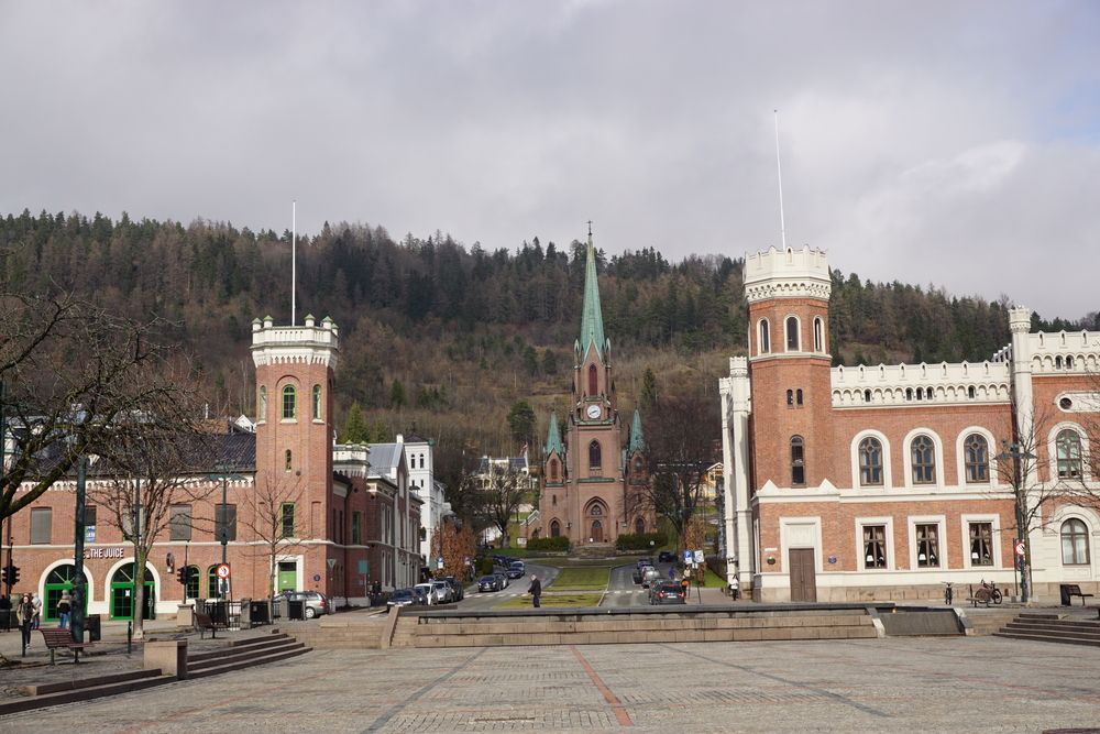 https://mdw-travel-data-us-east-1.s3.amazonaws.com/img/country/Norway/Drammen-Spiral-Stairs/img_02.jpg