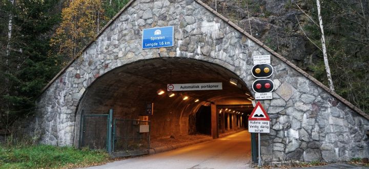 https://mdw-travel-data-us-east-1.s3.amazonaws.com/img/country/Norway/Drammen-Spiral-Tunnel/img_03.jpg