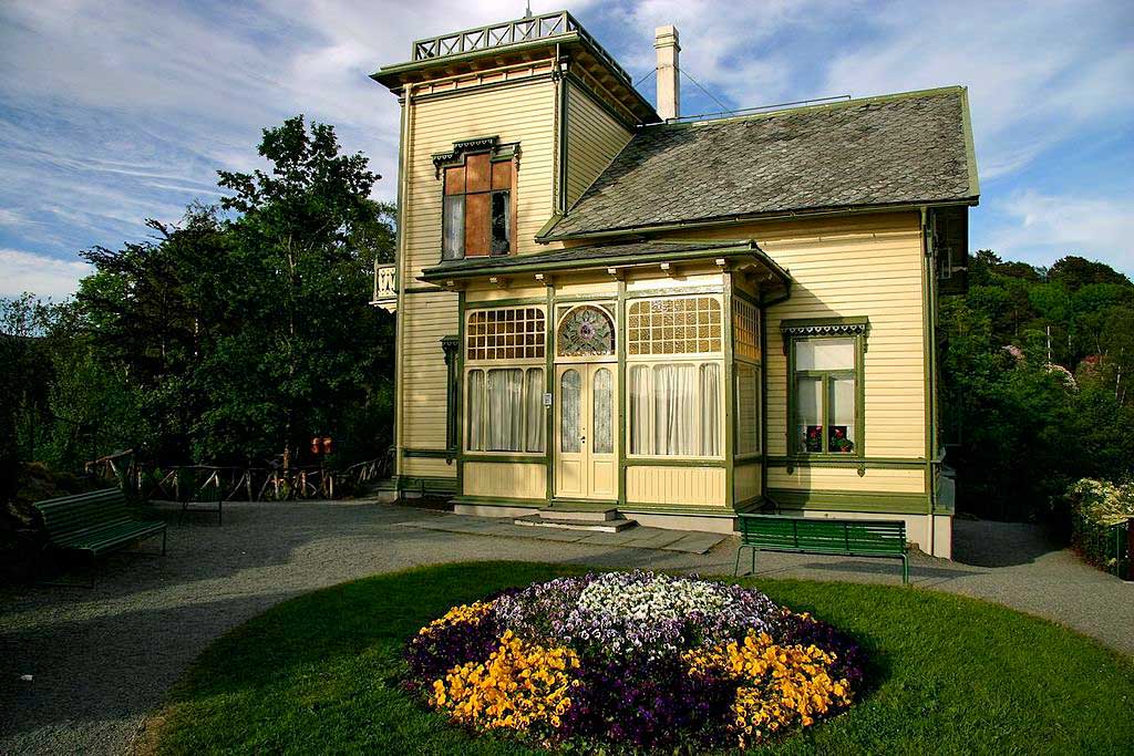 https://mdw-travel-data-us-east-1.s3.amazonaws.com/img/country/Norway/Edvard-Grieg-Museum/img_01.jpg