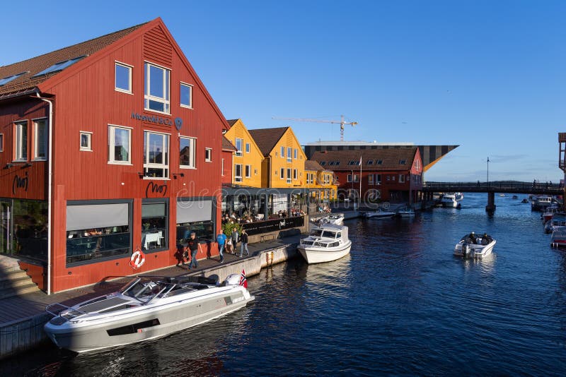 https://mdw-travel-data-us-east-1.s3.amazonaws.com/img/country/Norway/Fiskebrygga/img_01.jpg