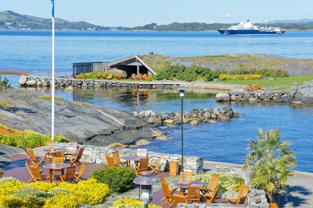 https://mdw-travel-data-us-east-1.s3.amazonaws.com/img/country/Norway/Flor-and-Fjaere/img_02.jpg