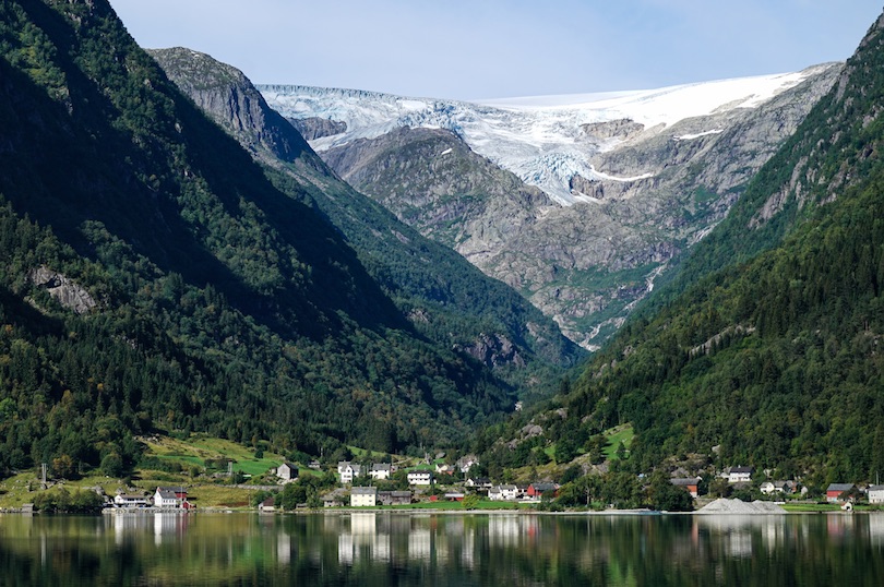 https://mdw-travel-data-us-east-1.s3.amazonaws.com/img/country/Norway/Folgefonna-National-Park/img_01.jpg