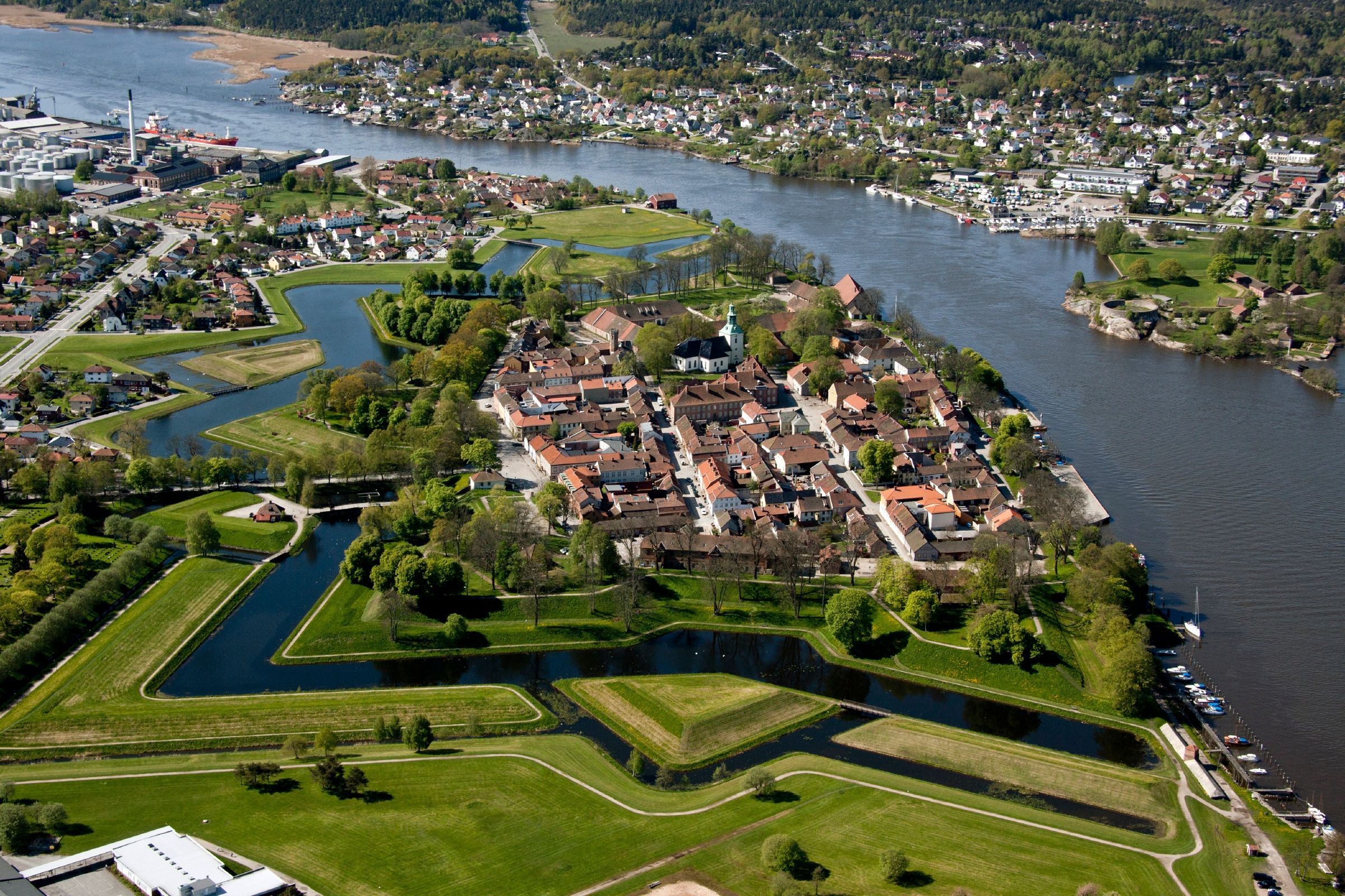 https://mdw-travel-data-us-east-1.s3.amazonaws.com/img/country/Norway/Fredrikstad-Museum---Oldtidsveien/img_03.jpg
