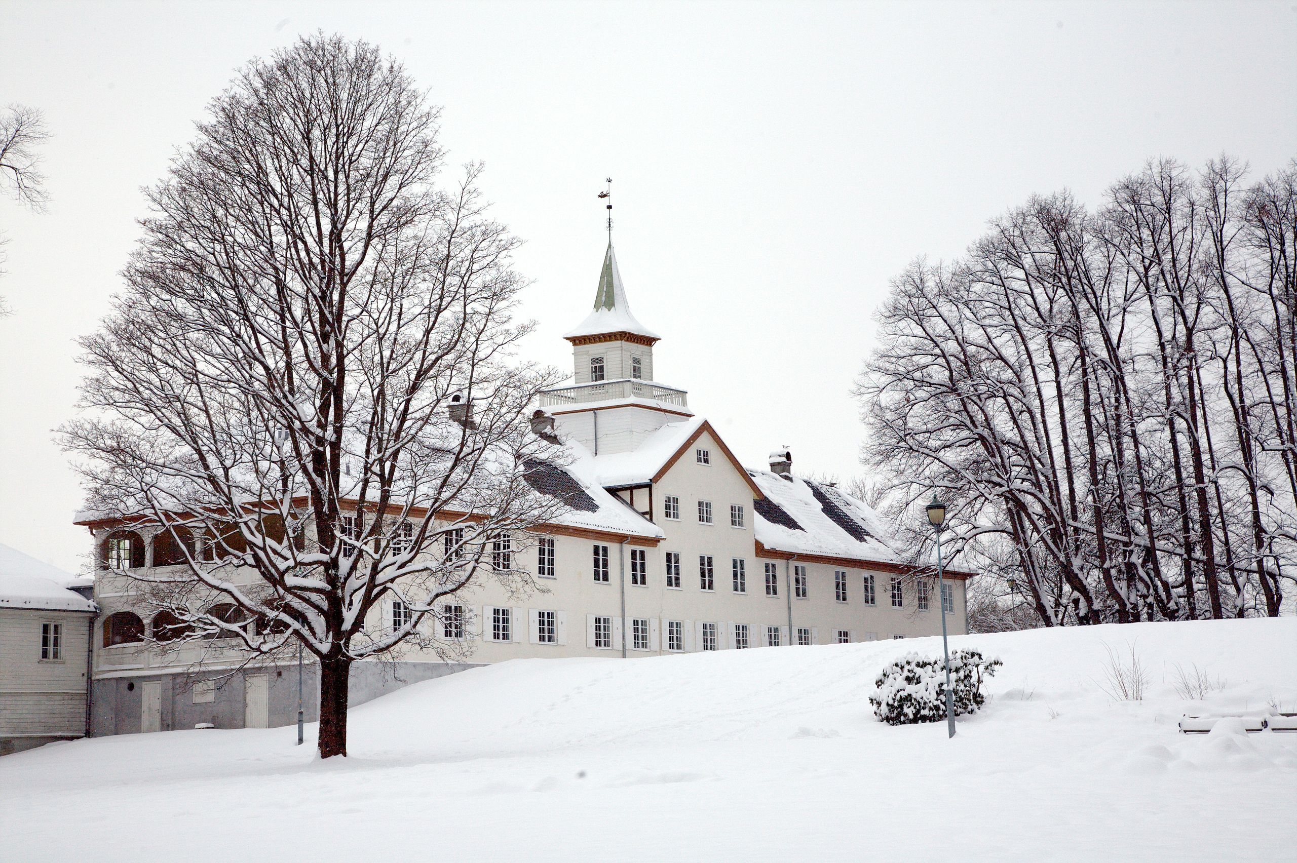 https://mdw-travel-data-us-east-1.s3.amazonaws.com/img/country/Norway/Frogner-Hovedgard/img_00.jpg