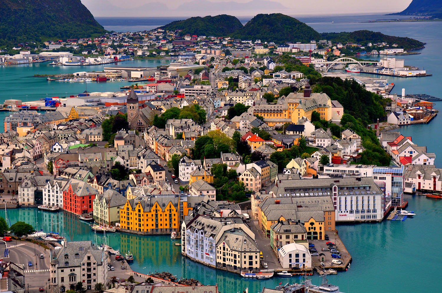 https://mdw-travel-data-us-east-1.s3.amazonaws.com/img/country/Norway/Gallery-Espolin/img_03.jpg