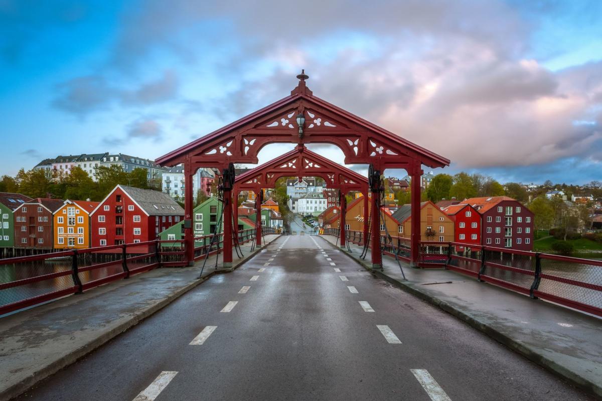 https://mdw-travel-data-us-east-1.s3.amazonaws.com/img/country/Norway/Gamle-Bybro/img_03.jpg