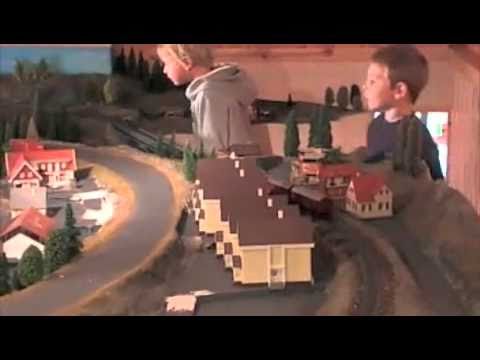 https://mdw-travel-data-us-east-1.s3.amazonaws.com/img/country/Norway/Gamlebyen-Miniature-Railroad/img_01.jpg