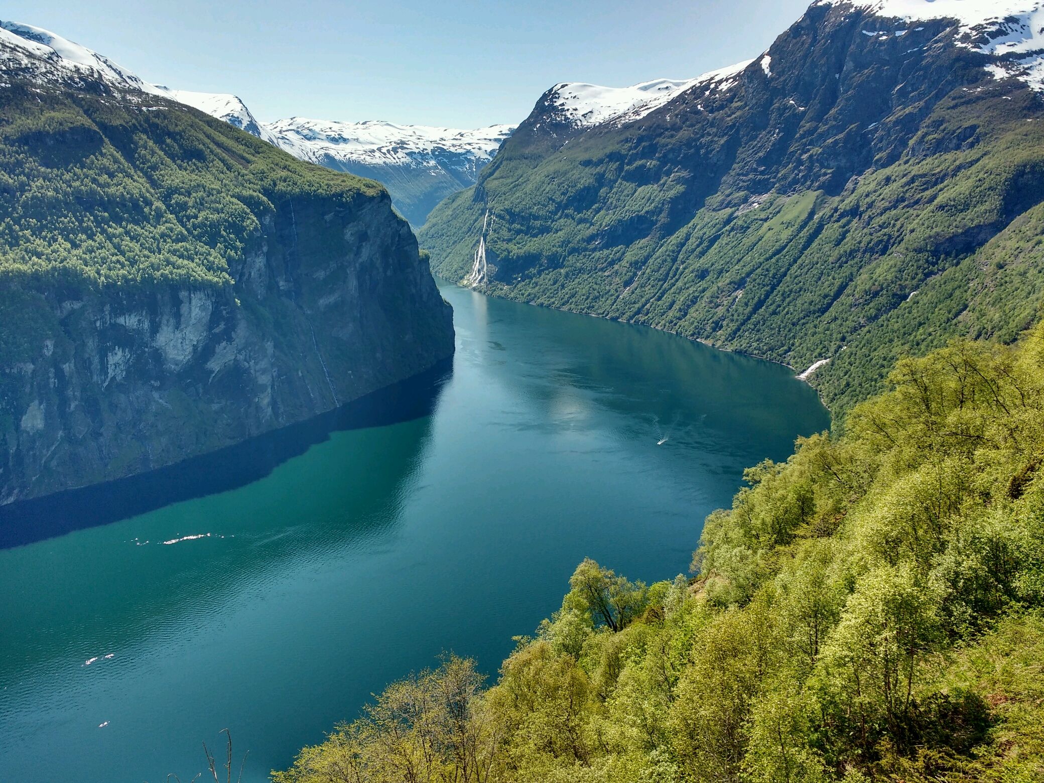 https://mdw-travel-data-us-east-1.s3.amazonaws.com/img/country/Norway/Geiranger-Fjord/img_00.jpg