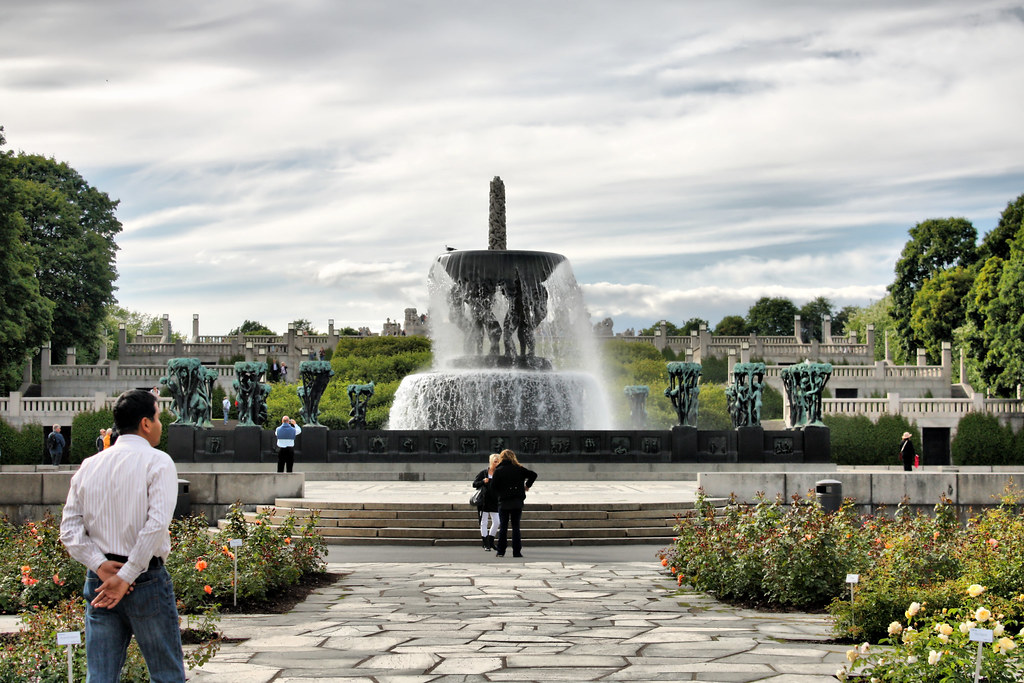 https://mdw-travel-data-us-east-1.s3.amazonaws.com/img/country/Norway/Gustav-Vigeland-Sculpture-Park/img_03.jpg