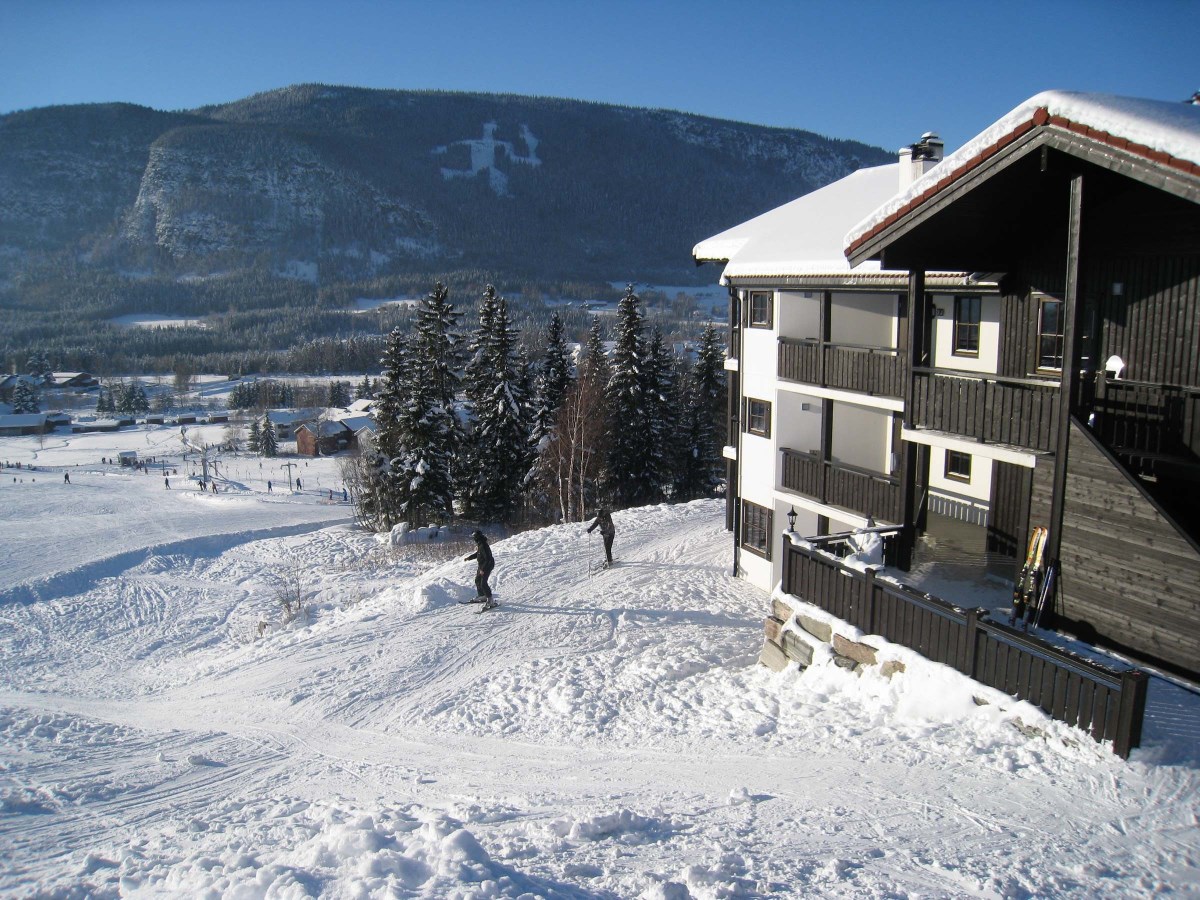 https://mdw-travel-data-us-east-1.s3.amazonaws.com/img/country/Norway/Hafjell-ski-resort/img_01.jpg