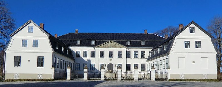 https://mdw-travel-data-us-east-1.s3.amazonaws.com/img/country/Norway/Hafslund-Manor/img_00.jpg