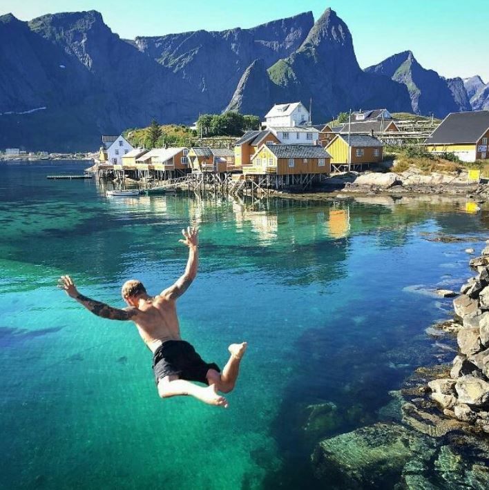 https://mdw-travel-data-us-east-1.s3.amazonaws.com/img/country/Norway/Hamacruise/img_01.jpg