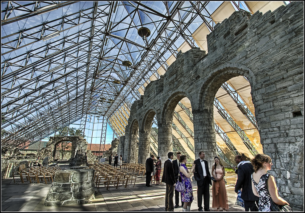 https://mdw-travel-data-us-east-1.s3.amazonaws.com/img/country/Norway/Hamar-Cathedral-Ruins/img_02.jpg