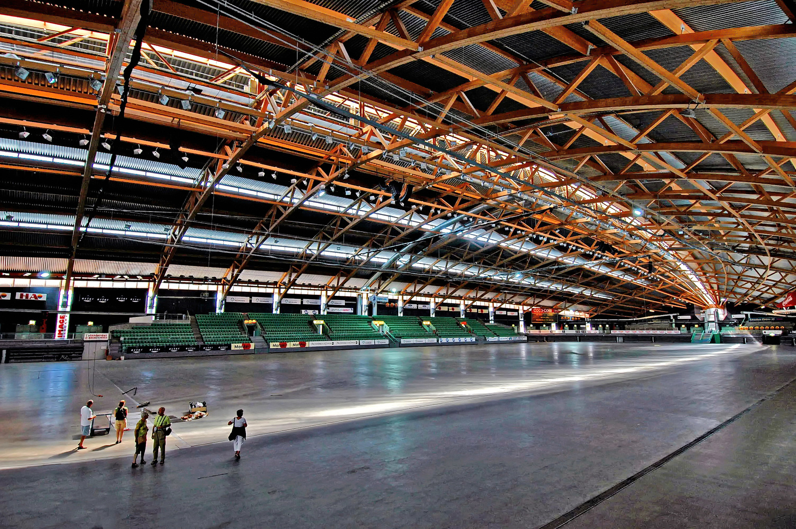 https://mdw-travel-data-us-east-1.s3.amazonaws.com/img/country/Norway/Hamar-Olympic-Amphitheatre/img_00.jpg
