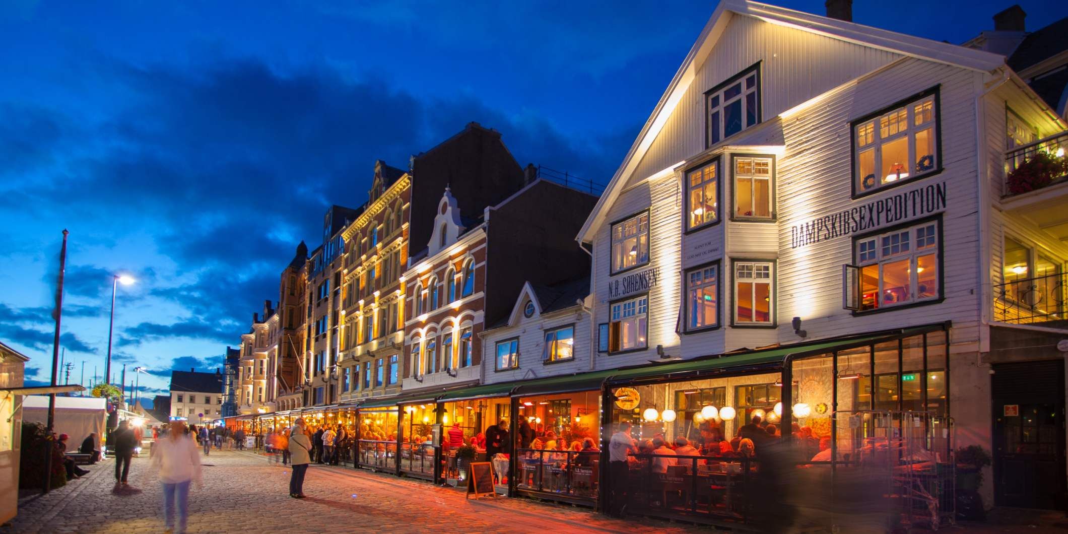 https://mdw-travel-data-us-east-1.s3.amazonaws.com/img/country/Norway/Haugesund-Town-Hall/img_00.jpg