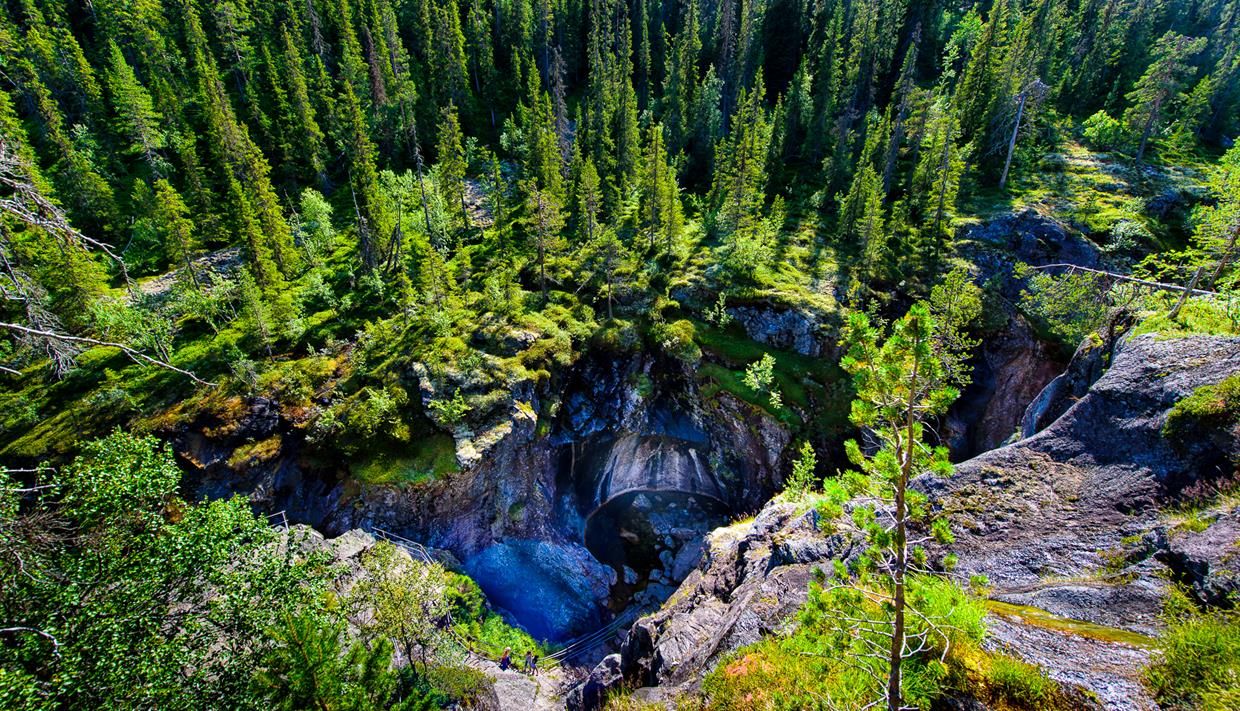 https://mdw-travel-data-us-east-1.s3.amazonaws.com/img/country/Norway/Helvete-Nature-Park/img_01.jpg