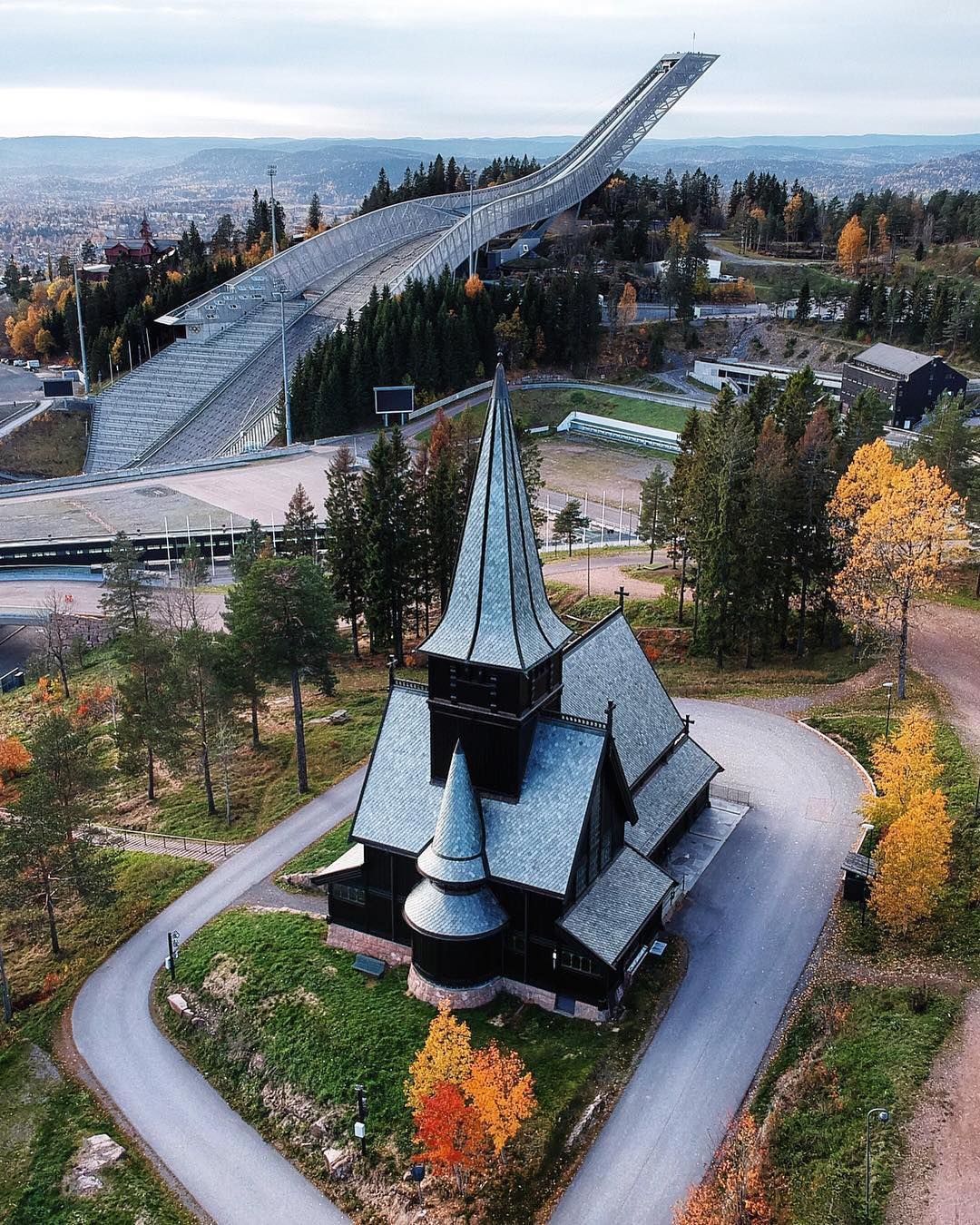 https://mdw-travel-data-us-east-1.s3.amazonaws.com/img/country/Norway/Holmenkollbakken/img_02.jpg