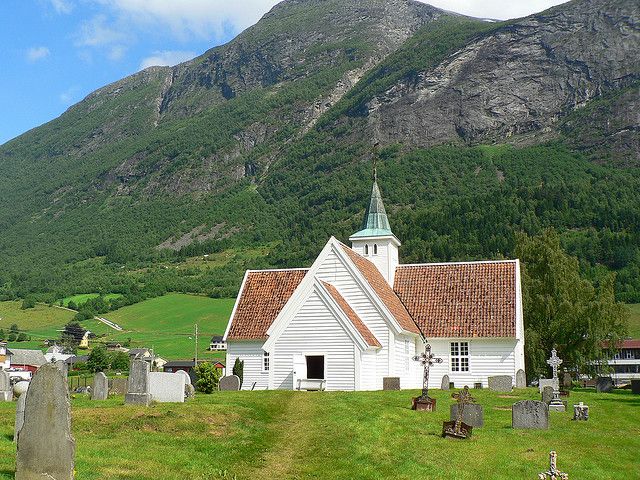 https://mdw-travel-data-us-east-1.s3.amazonaws.com/img/country/Norway/Hornnes-Old-Church/img_01.jpg