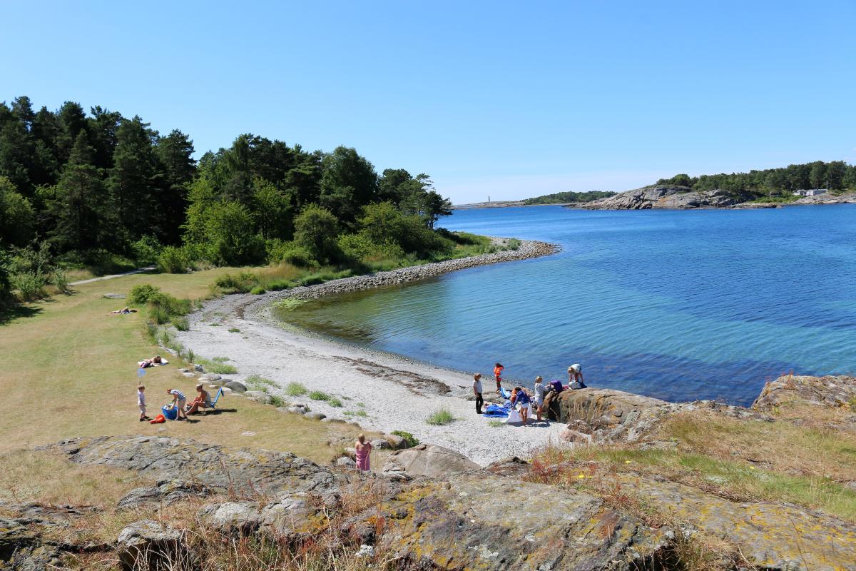 https://mdw-travel-data-us-east-1.s3.amazonaws.com/img/country/Norway/Hove-and-Spornes-Beach/img_02.jpg