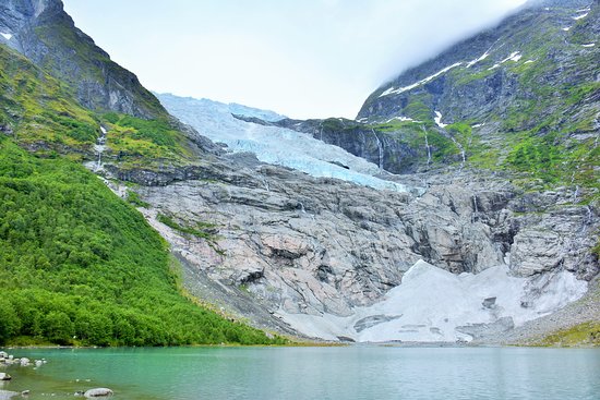 https://mdw-travel-data-us-east-1.s3.amazonaws.com/img/country/Norway/Jostedalsbreen-National-Park/img_03.jpg