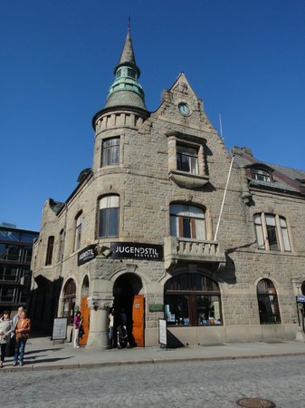 https://mdw-travel-data-us-east-1.s3.amazonaws.com/img/country/Norway/Jugendstilsenteret/img_00.jpg