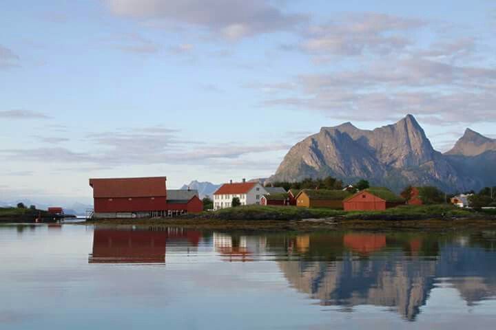 https://mdw-travel-data-us-east-1.s3.amazonaws.com/img/country/Norway/Kjerringoy-Handelssted/img_01.jpg