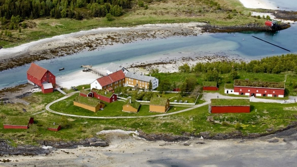 https://mdw-travel-data-us-east-1.s3.amazonaws.com/img/country/Norway/Kjerringoy-Handelssted/img_03.jpg