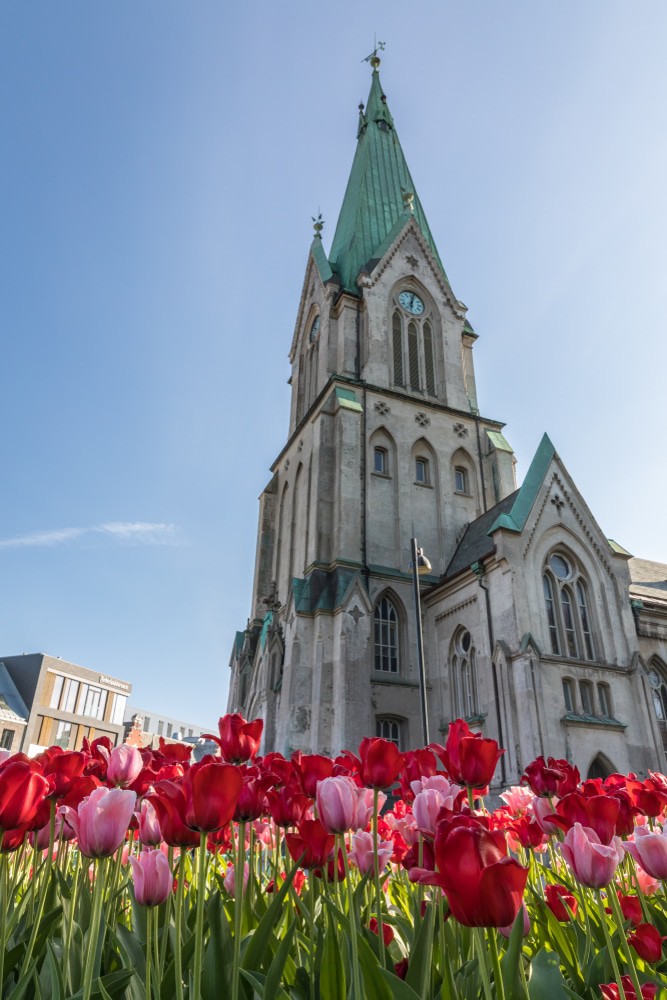 https://mdw-travel-data-us-east-1.s3.amazonaws.com/img/country/Norway/Kristiansand-Cathedral/img_02.jpg