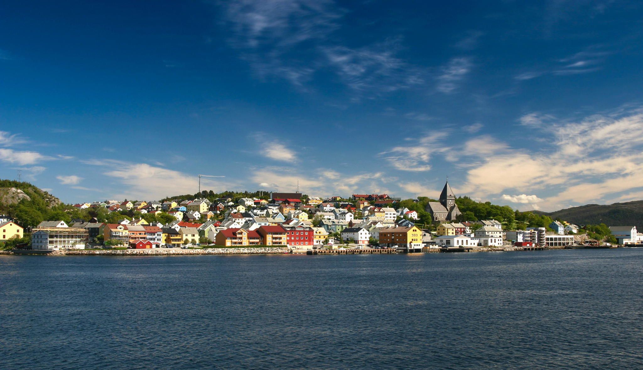 https://mdw-travel-data-us-east-1.s3.amazonaws.com/img/country/Norway/Kristiansund/img_04.jpg
