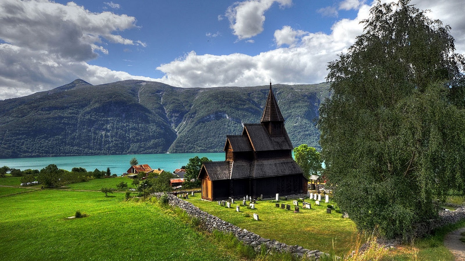 https://mdw-travel-data-us-east-1.s3.amazonaws.com/img/country/Norway/KulturHuset/img_01.jpg